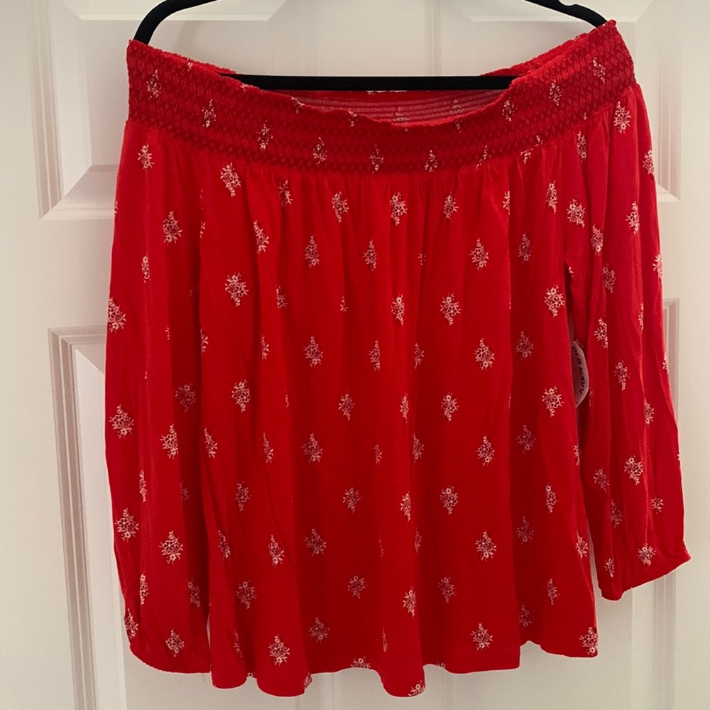 New with tag Old Navy off the shoulder shirt